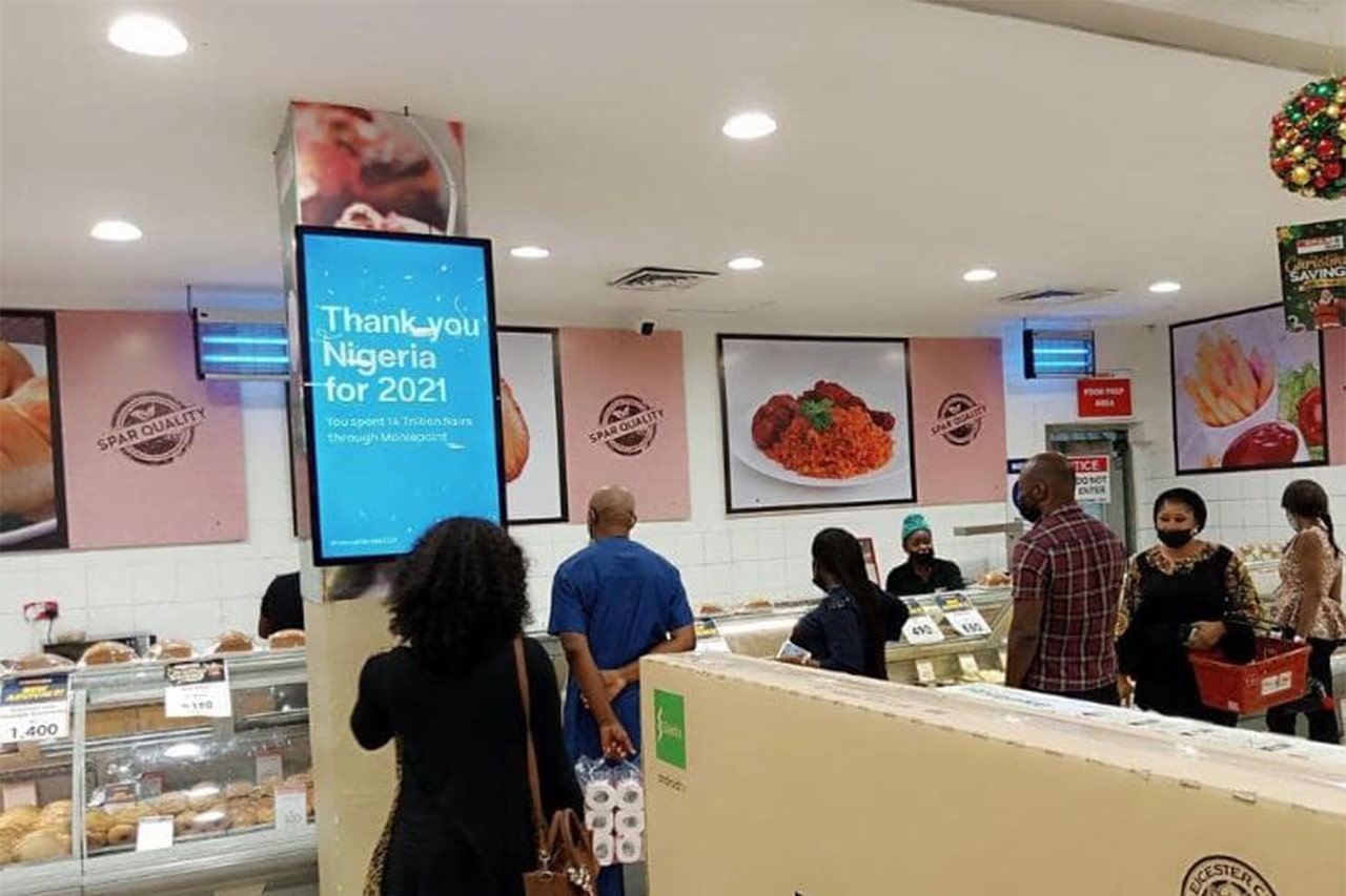 Super Market Wall-mounted Digital Signage for Advertising